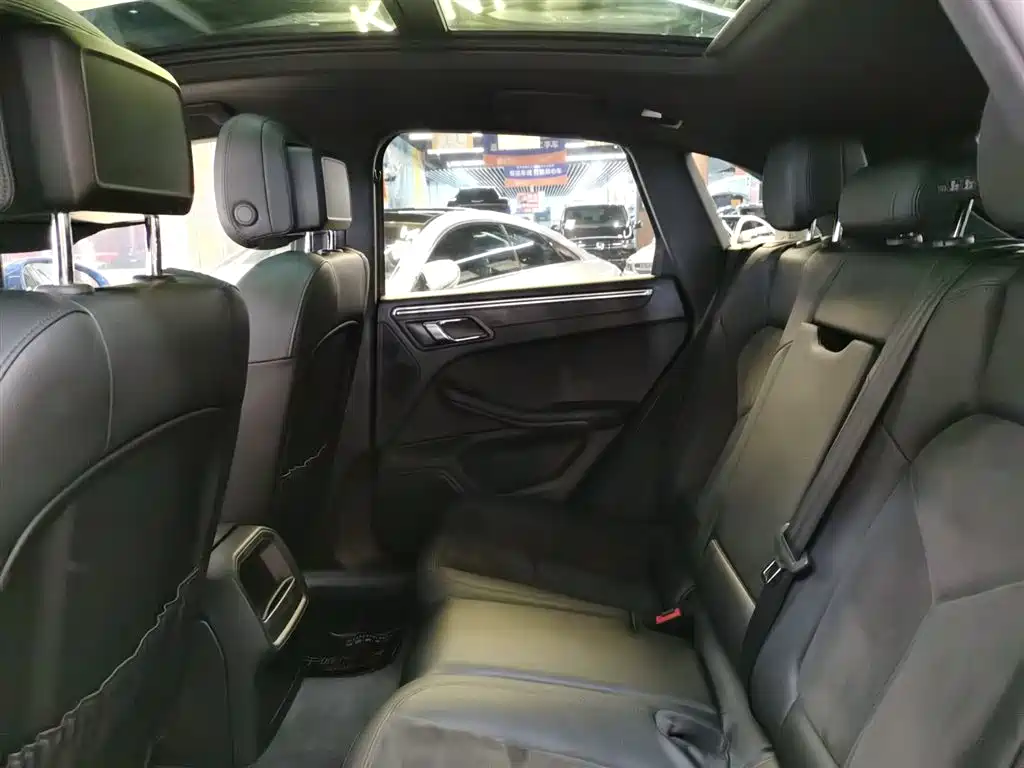 Porsche Macan 2016 Macan 2.0T фото 7