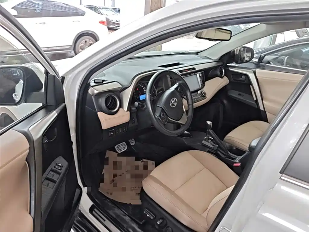 Toyota RAV4 Rongfang 2015 2.5L Automatic 4WD Elite Edition фото 16