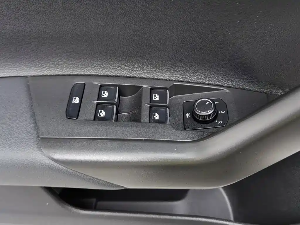 Фото 9 - Volkswagen Polo