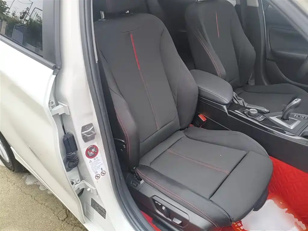 BMW 1 Series (Import) 2013 Facelift 118i Sport Model фото 25