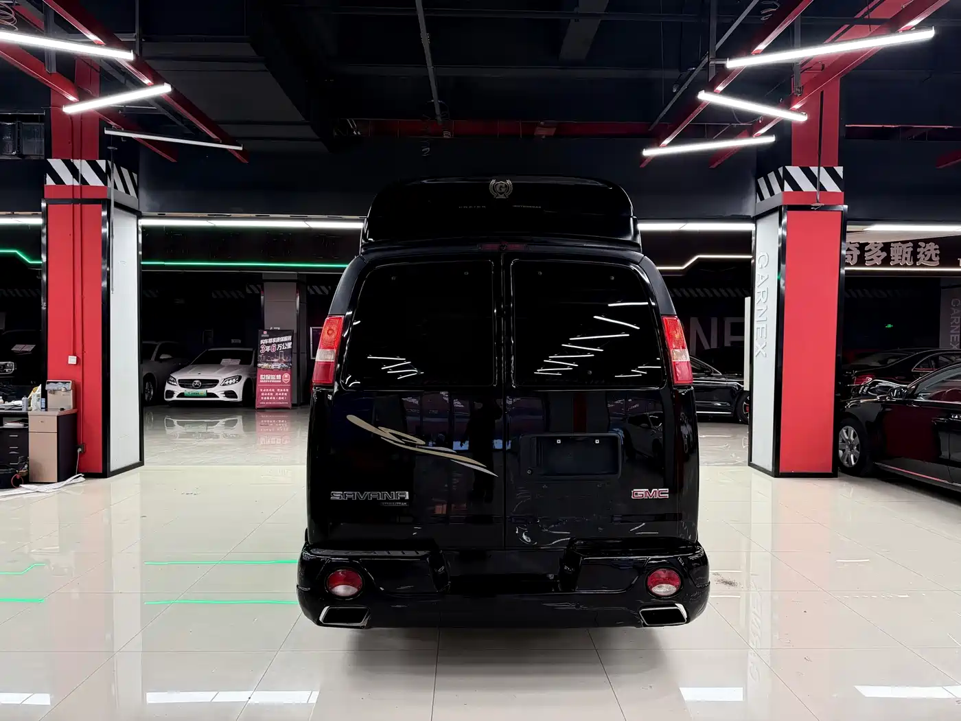 GMC Savana 2013 6.0L Luxury Privacy Screen 7-Seater фото 5