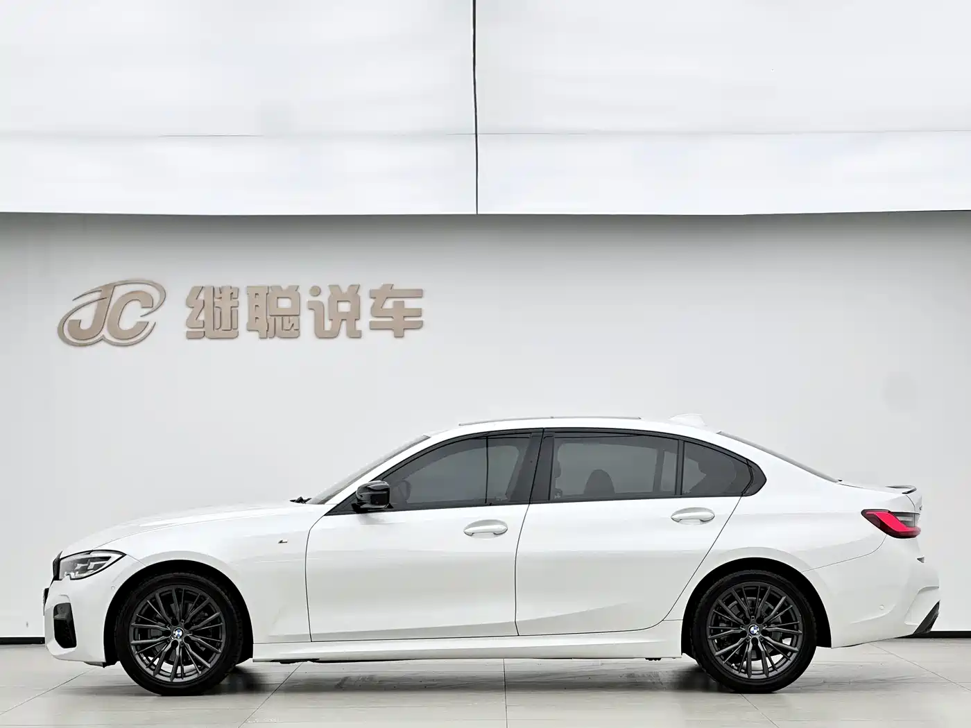 BMW 3 Series 2020 325Li M Sport Black Night Package фото 2