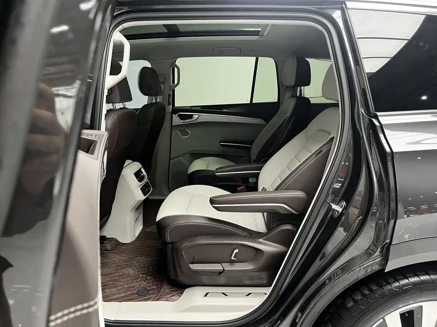 Volkswagen Talagon 2022 380TSI 4WD Luxury Premium Pro Edition 6-seater фото 12