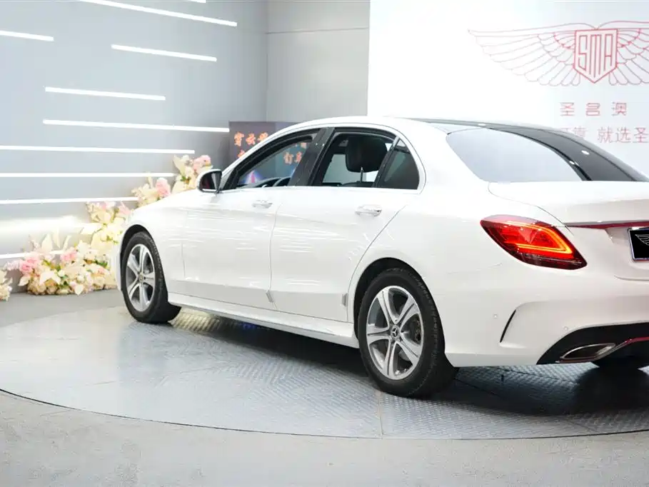 Mercedes-Benz C-Class 2020 C 260 L Sport фото 3