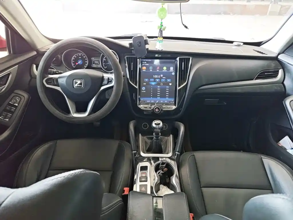Photo 10 - Zotye SR7