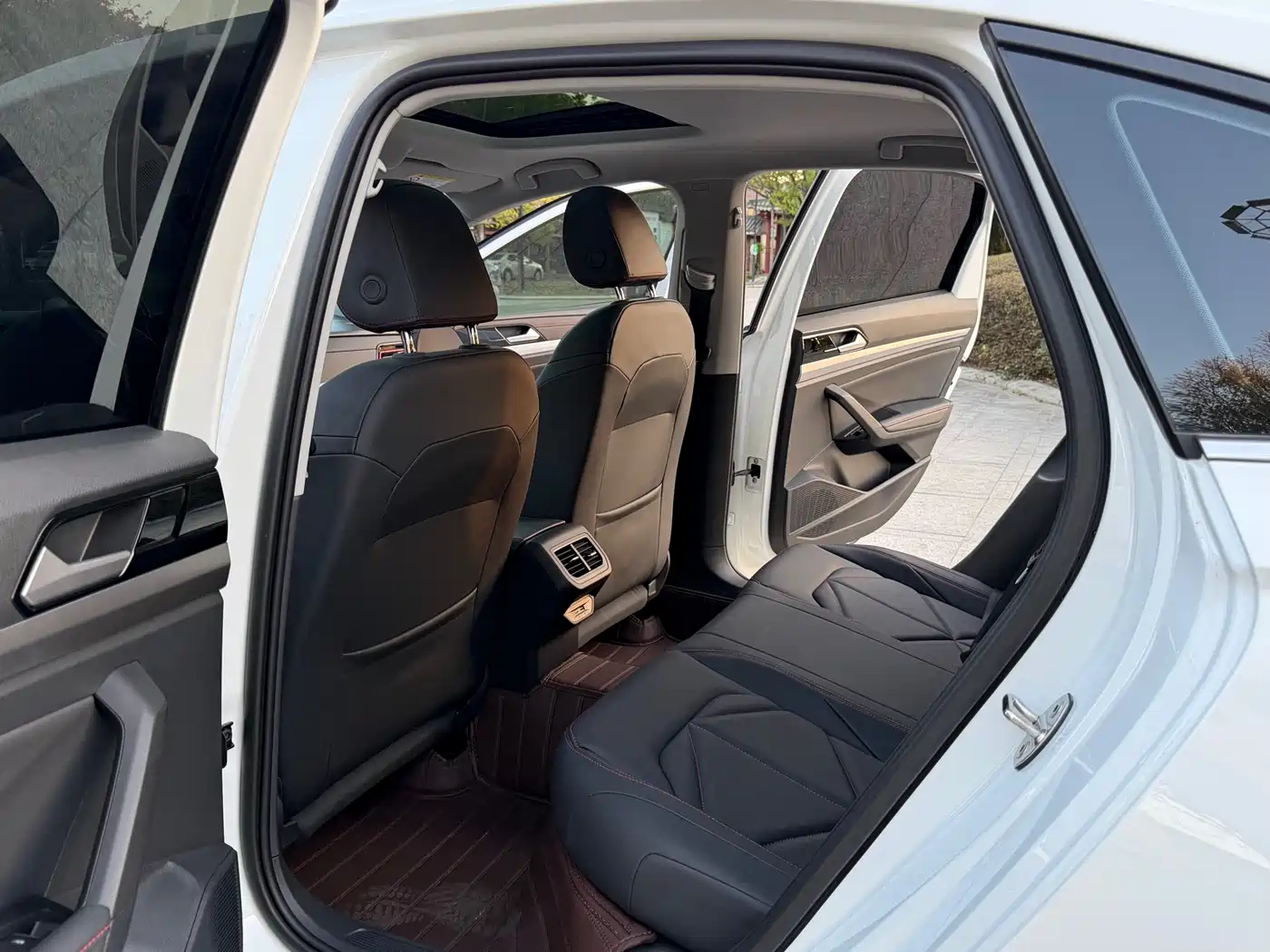 Volkswagen Lavida 2024 Model 300TSI DSG Starlight Leading Edition фото 14