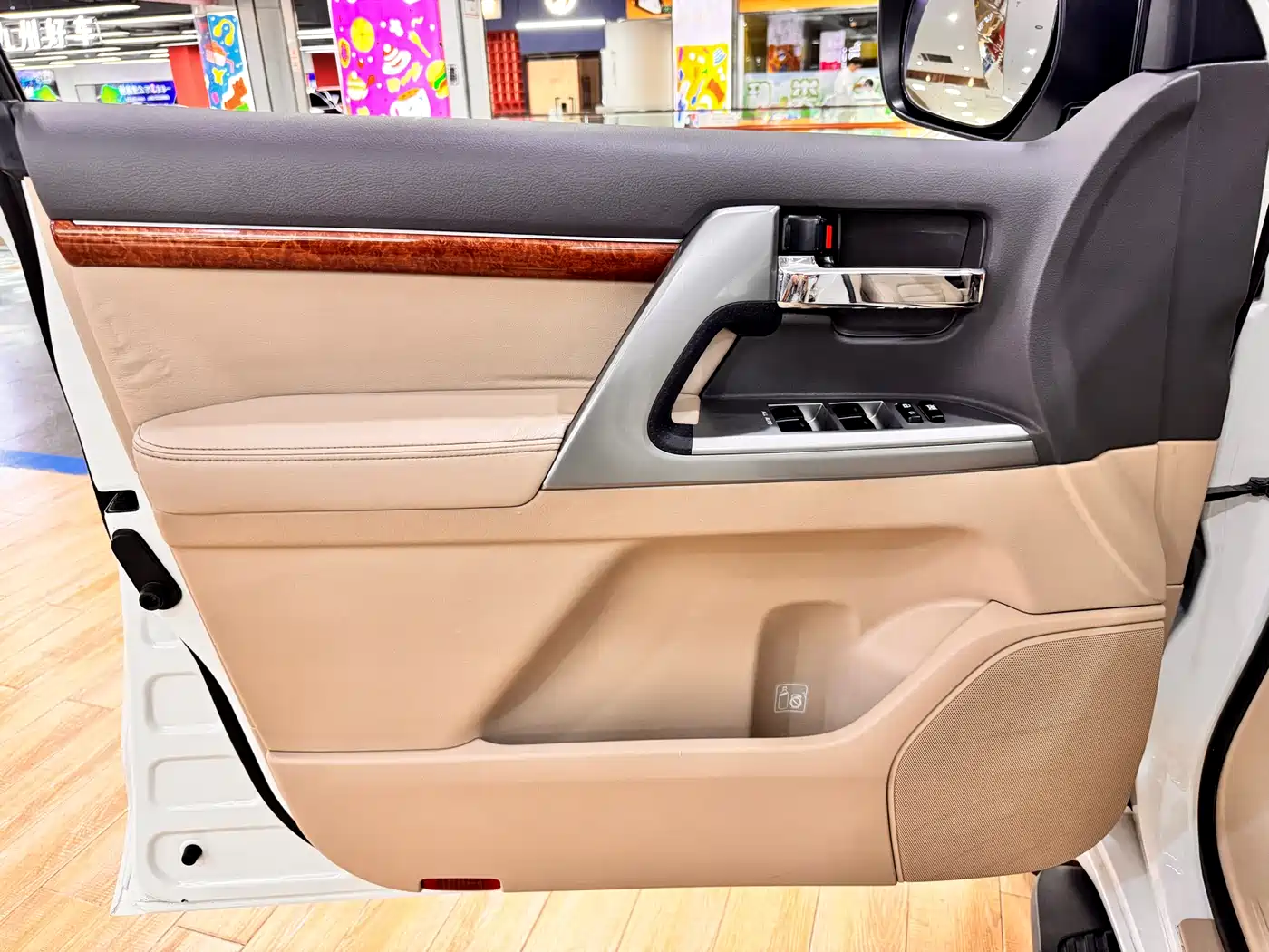 Toyota Land Cruiser 2012 4.0L Automatic VX фото 12