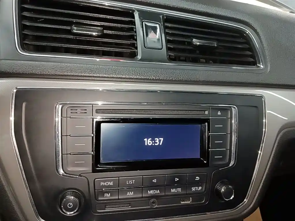 Volkswagen Lavida 2017 230TSI DSG Comfort Edition фото 13