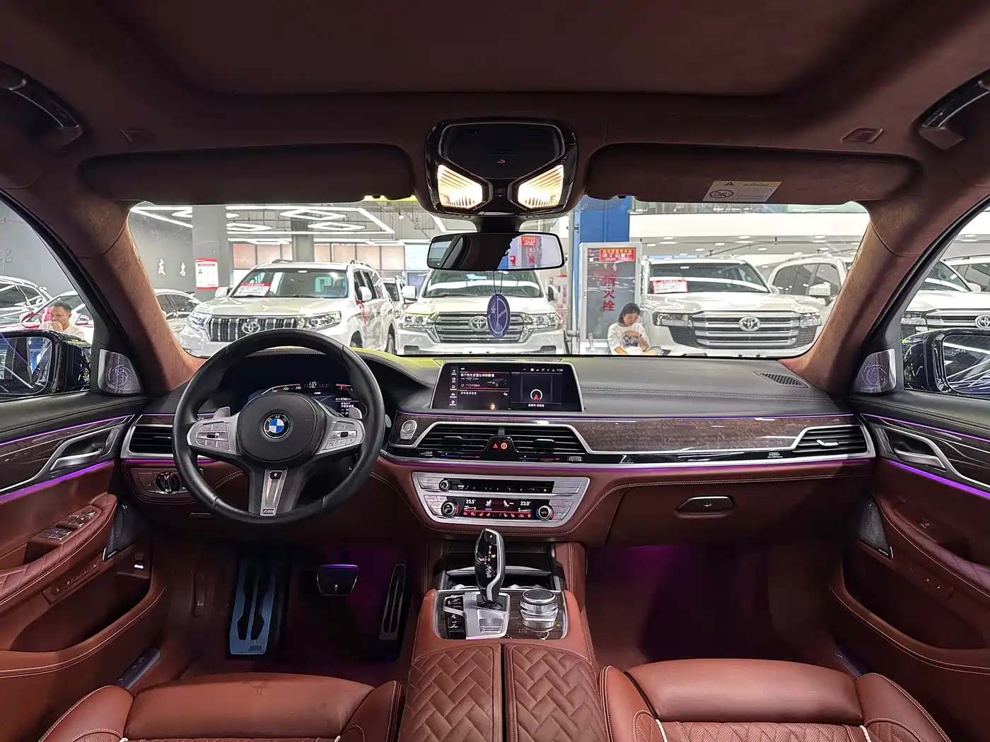 BMW 7 Series 2022 740Li xDrive Executive M Sport Package фото 13