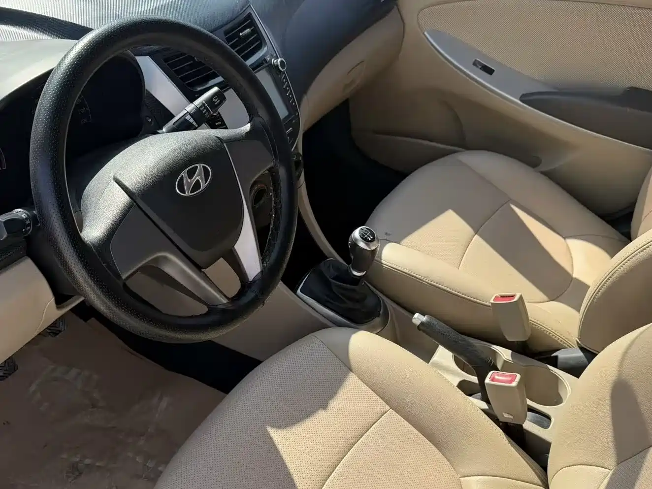 Hyundai Verna 2014 1.4L Manual Smart GLS фото 4