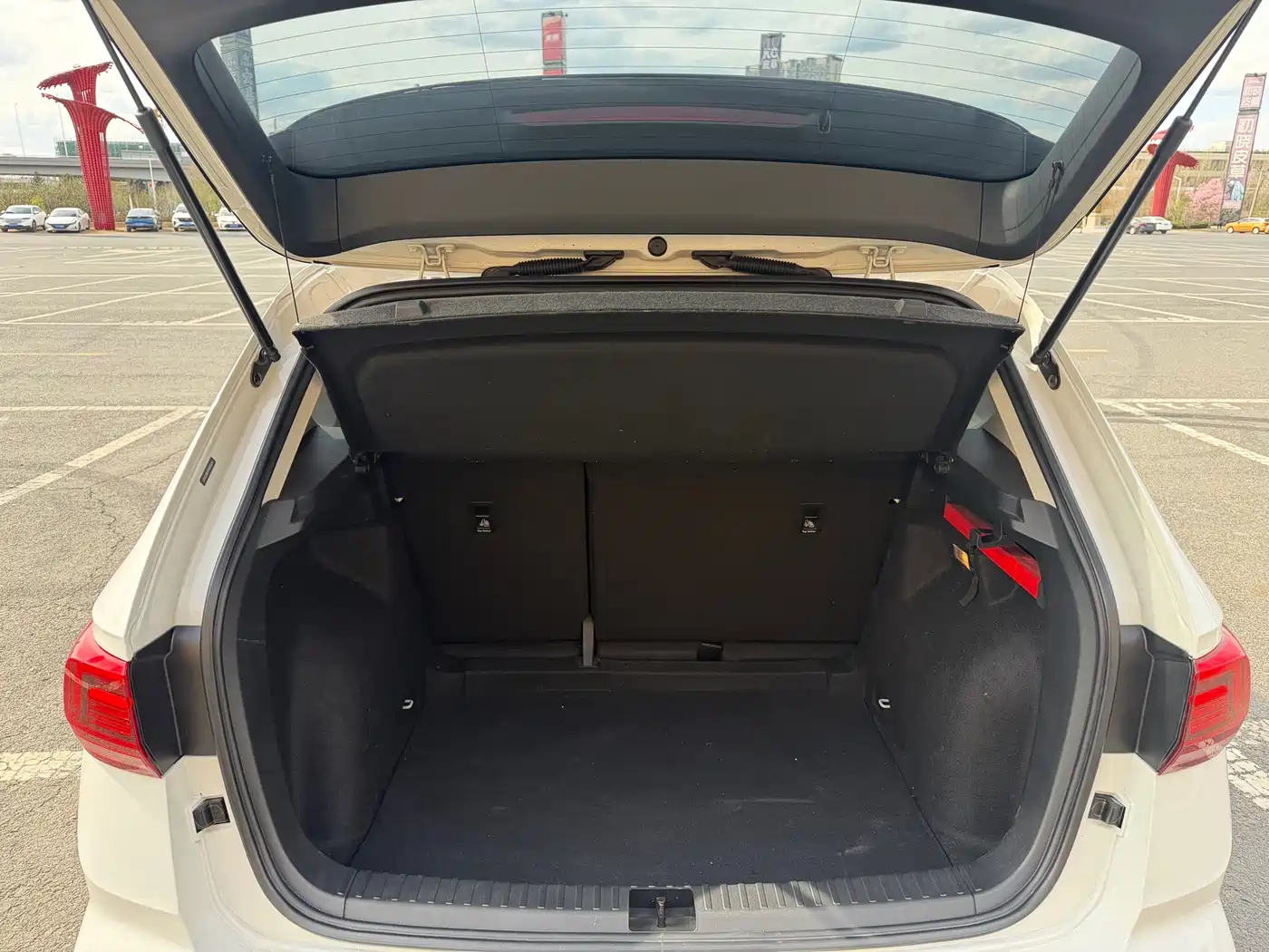Volkswagen Tharu 2021 280TSI 2WD Luxury Plus фото 18