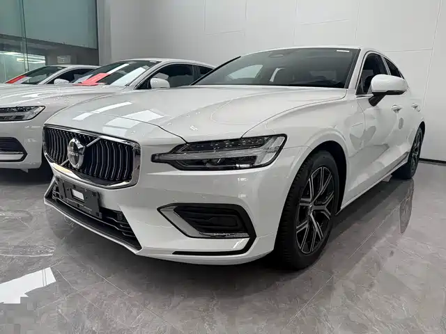 Volvo S60 B4, Смарт Люкс