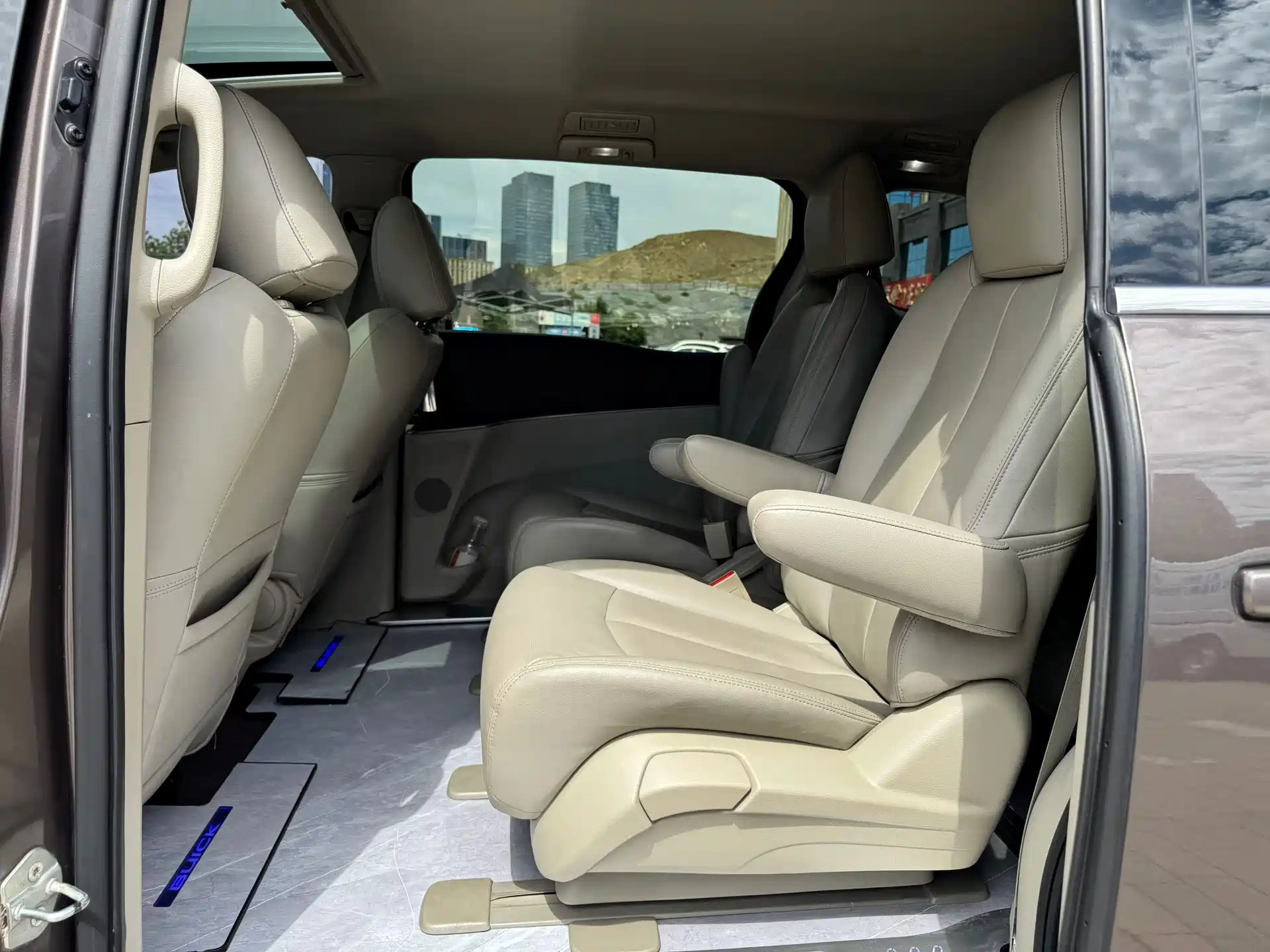 Фото 4 - Buick GL8