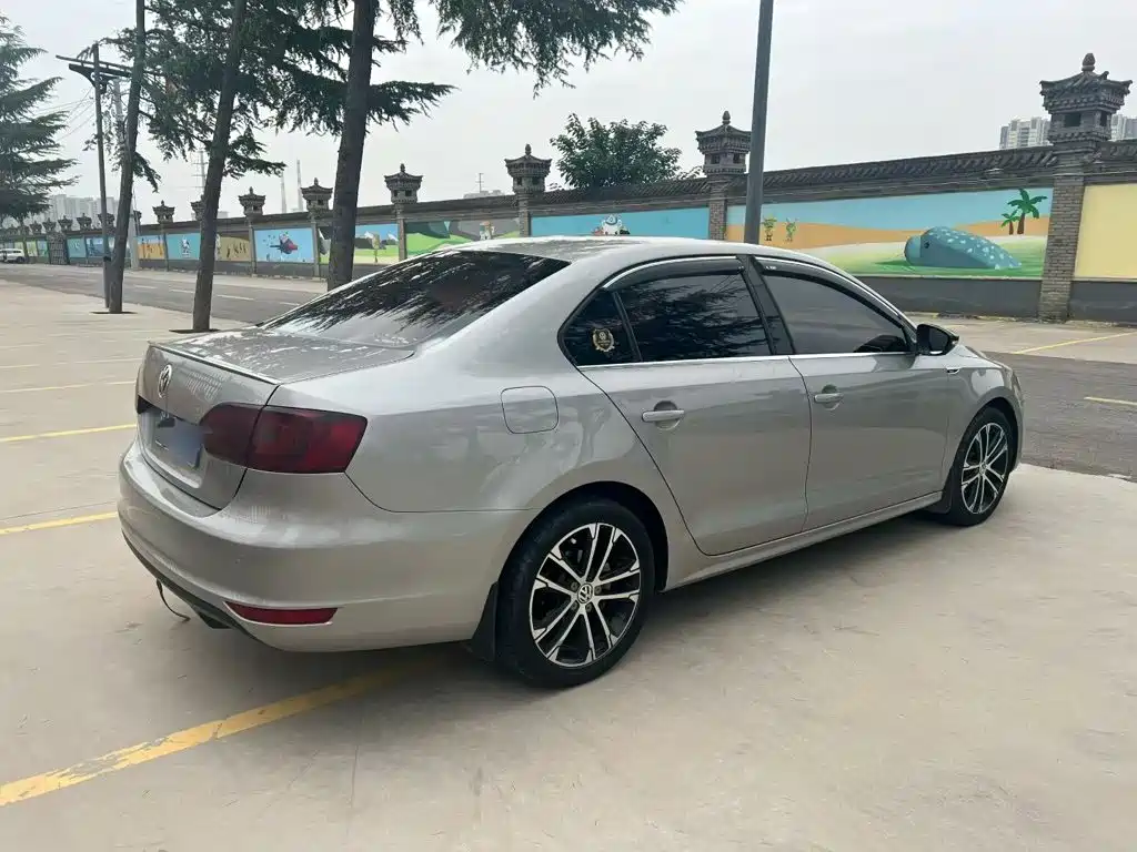 Фото 7 - Volkswagen Sagitar