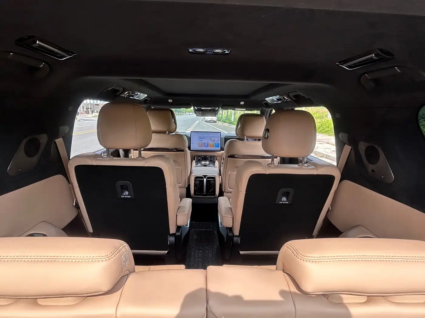 Fang Cheng Bao Leopard 8 2025 2025 Zhiyong Flagship 6-Seater
