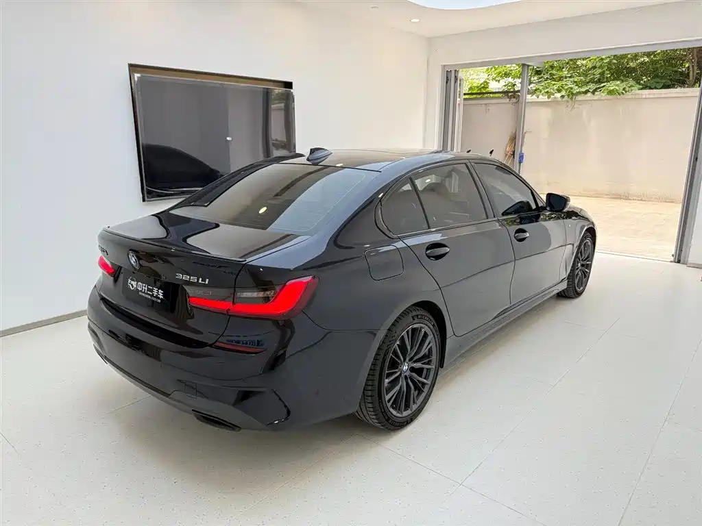 BMW 3-SERIES
