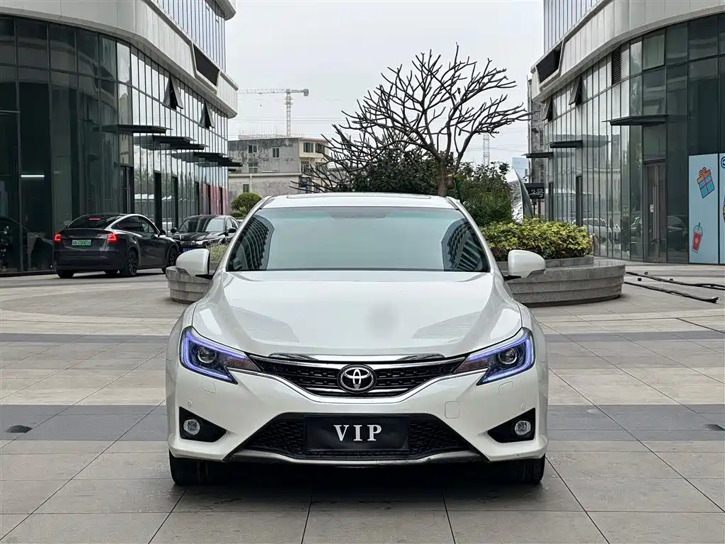 Toyota Reiz 2013 2.5V Premium Edition фото 2