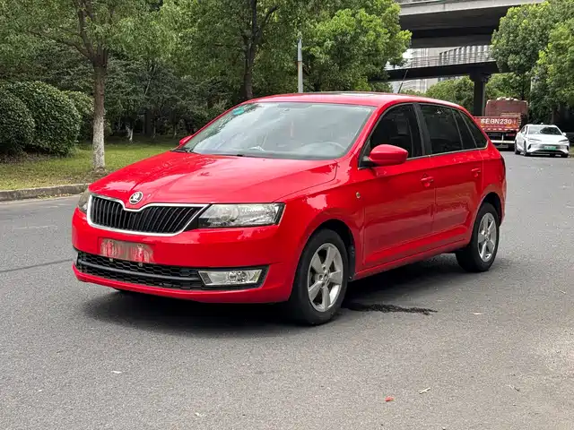 Škoda Skoda Rapid Spaceback 2016 1.6L Automatic Pioneer Edition