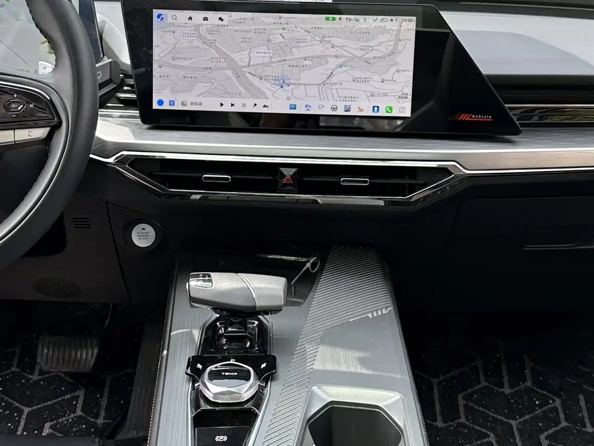 CHANGAN CHANGAN AUCHAN Z6