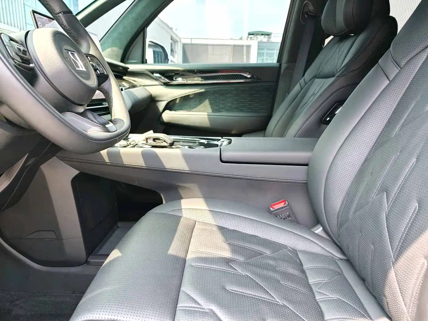 ZEEKR 009 2025 2024 7-Seat Aisle AWD Version 108kWh