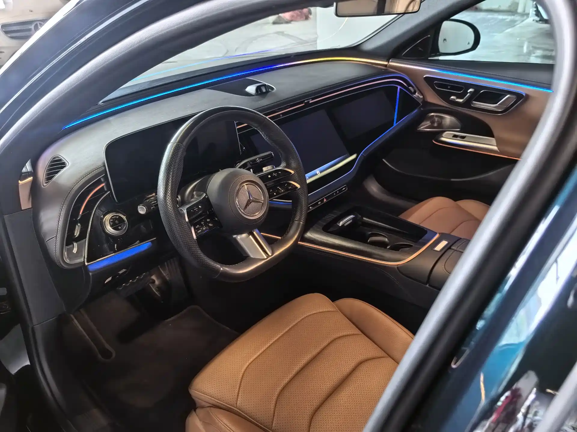 صورة 5 - Mercedes-Benz E-Class