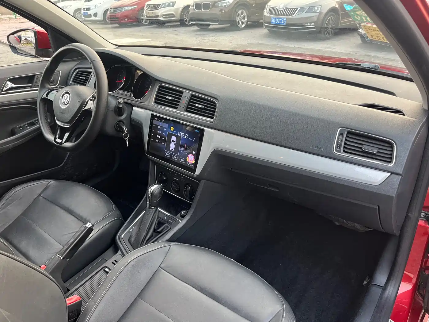 Volkswagen Lavida Tour 2015 1.6L Automatic Comfort Edition фото 14