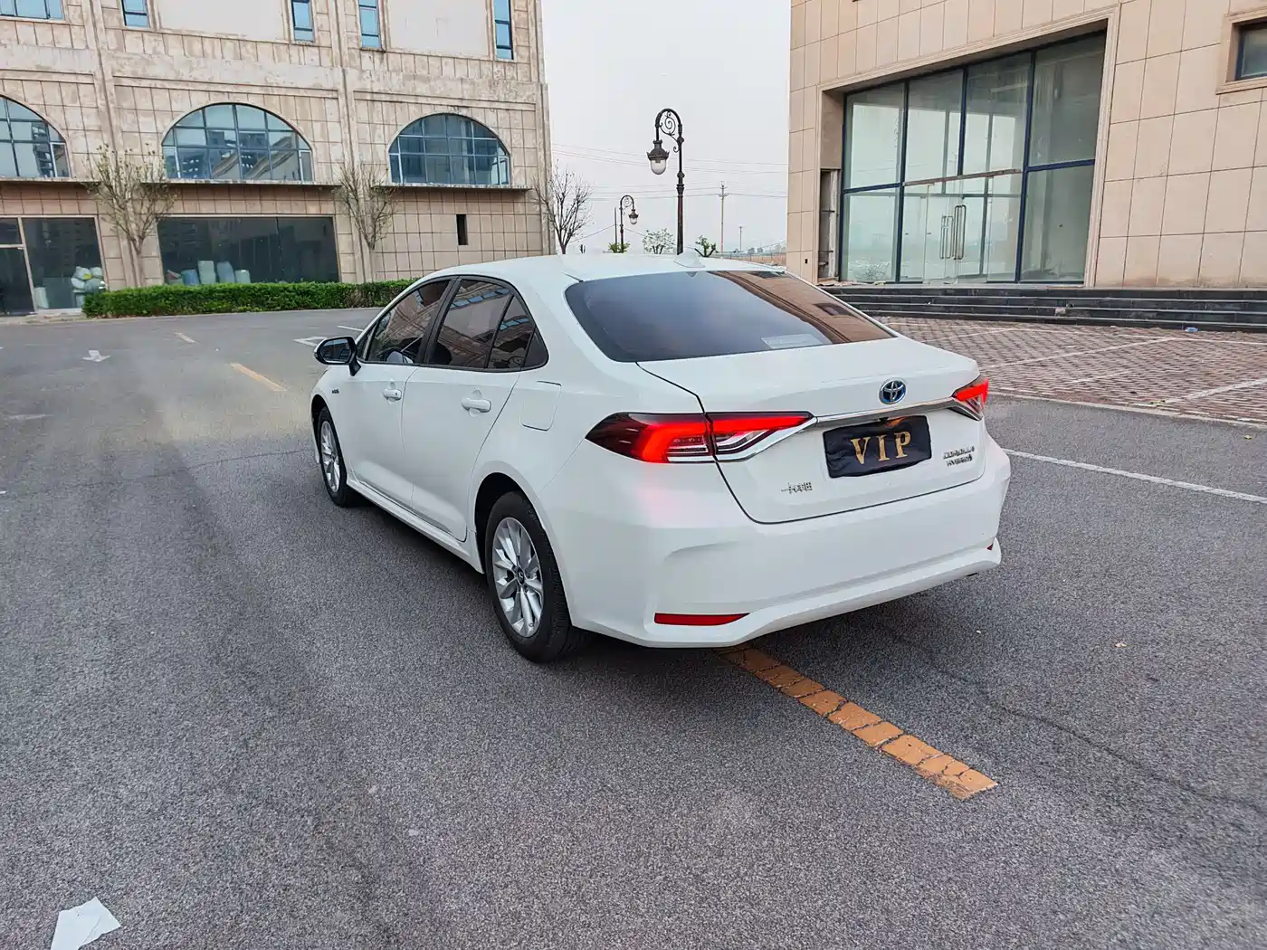 Toyota Corolla 2021 Hybrid 1.8L E-CVT Pioneer Edition фото 17