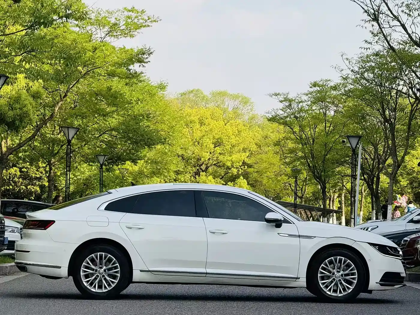 Volkswagen FAW-Volkswagen CC 2019 330TSI Charm Edition China VI фото 4