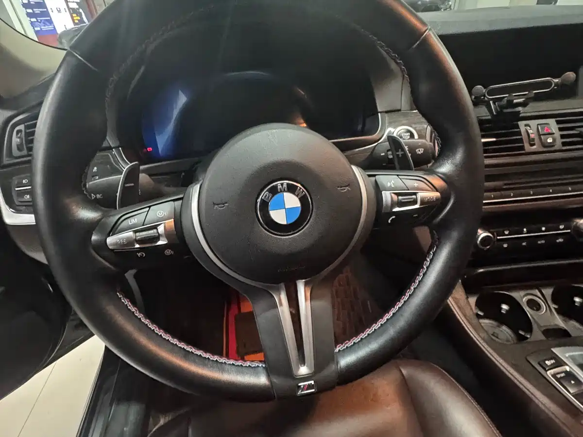 BMW 5 Series 2014 525Li Luxury Design Package фото 16