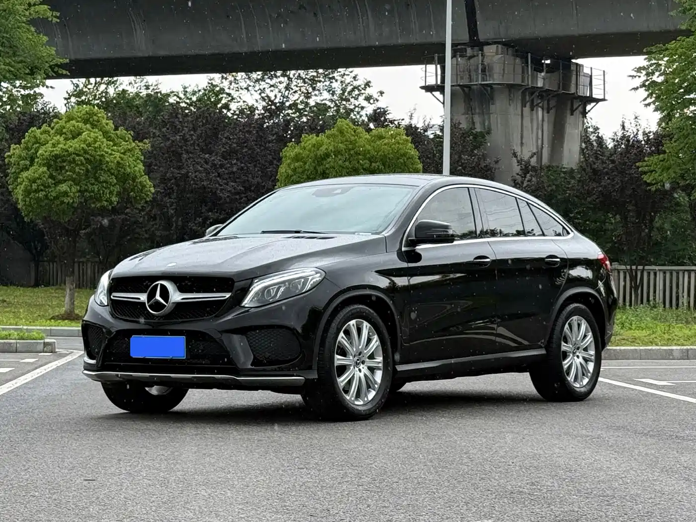 Mercedes-Benz GLE Coupe 2017 GLE 320 4MATIC Coupe SUV
