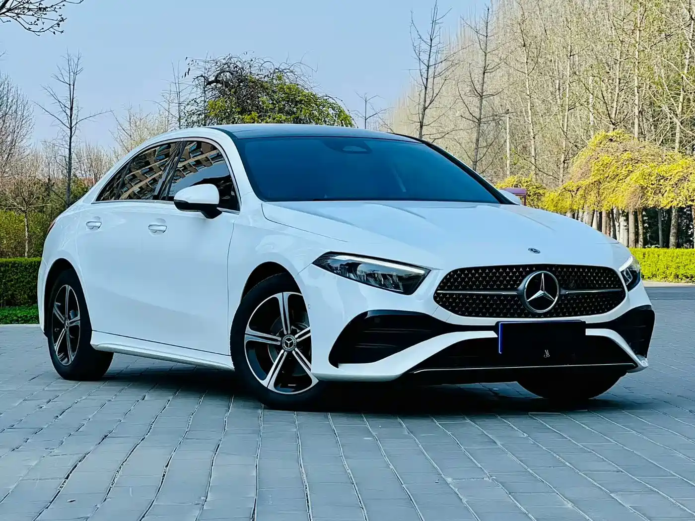 Mercedes-Benz A-Class 2023 A 200 L Fashion фото 3