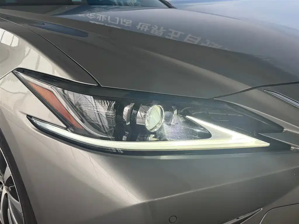 Lexus ES 2020 200 Excellence фото 9
