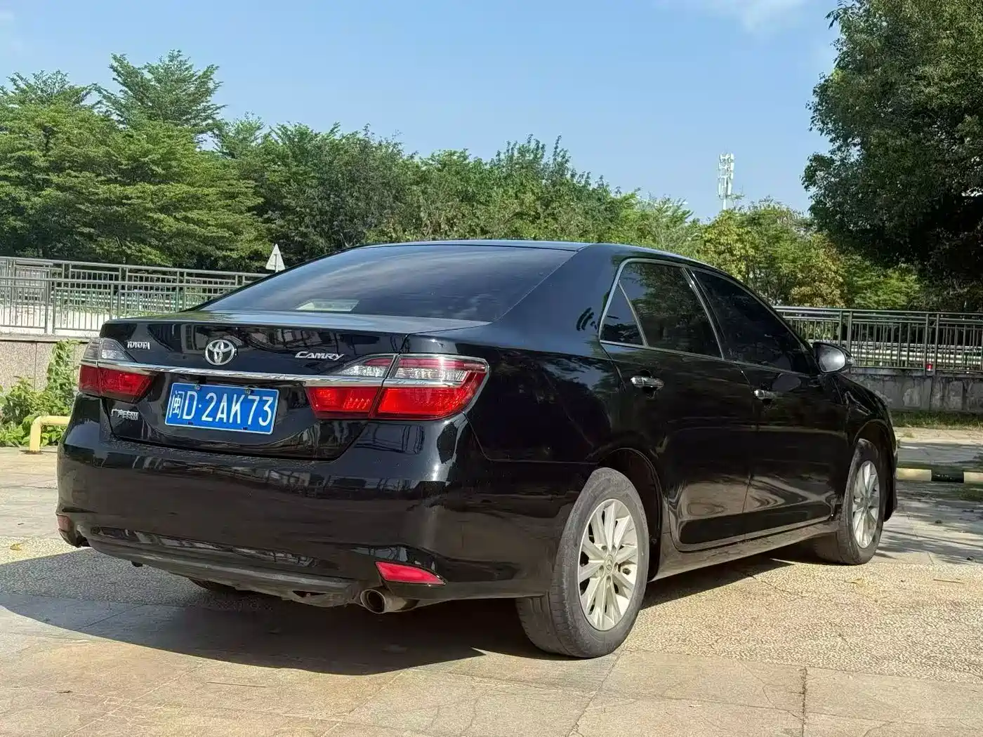 Toyota Camry 2016 2.0E 10th Anniversary Elite Edition фото 5
