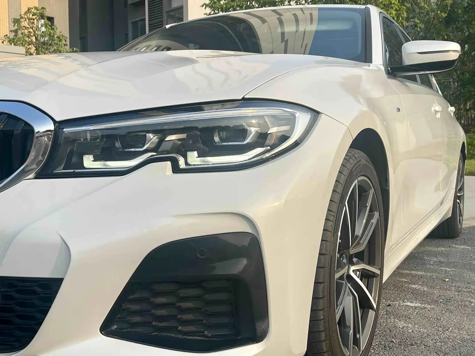 Photo 3 - BMW 3 Series