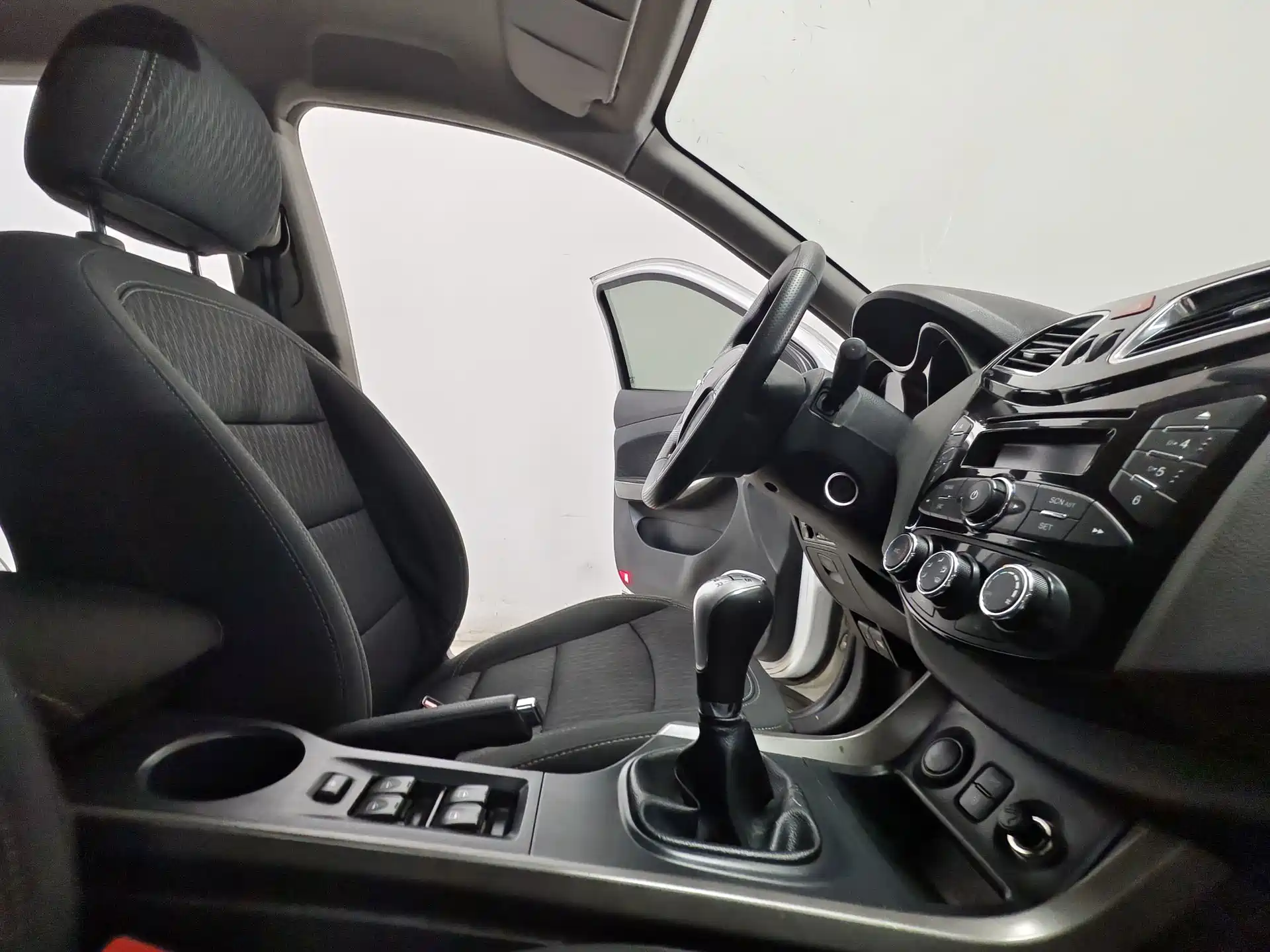 Photo 14 - Haima S5