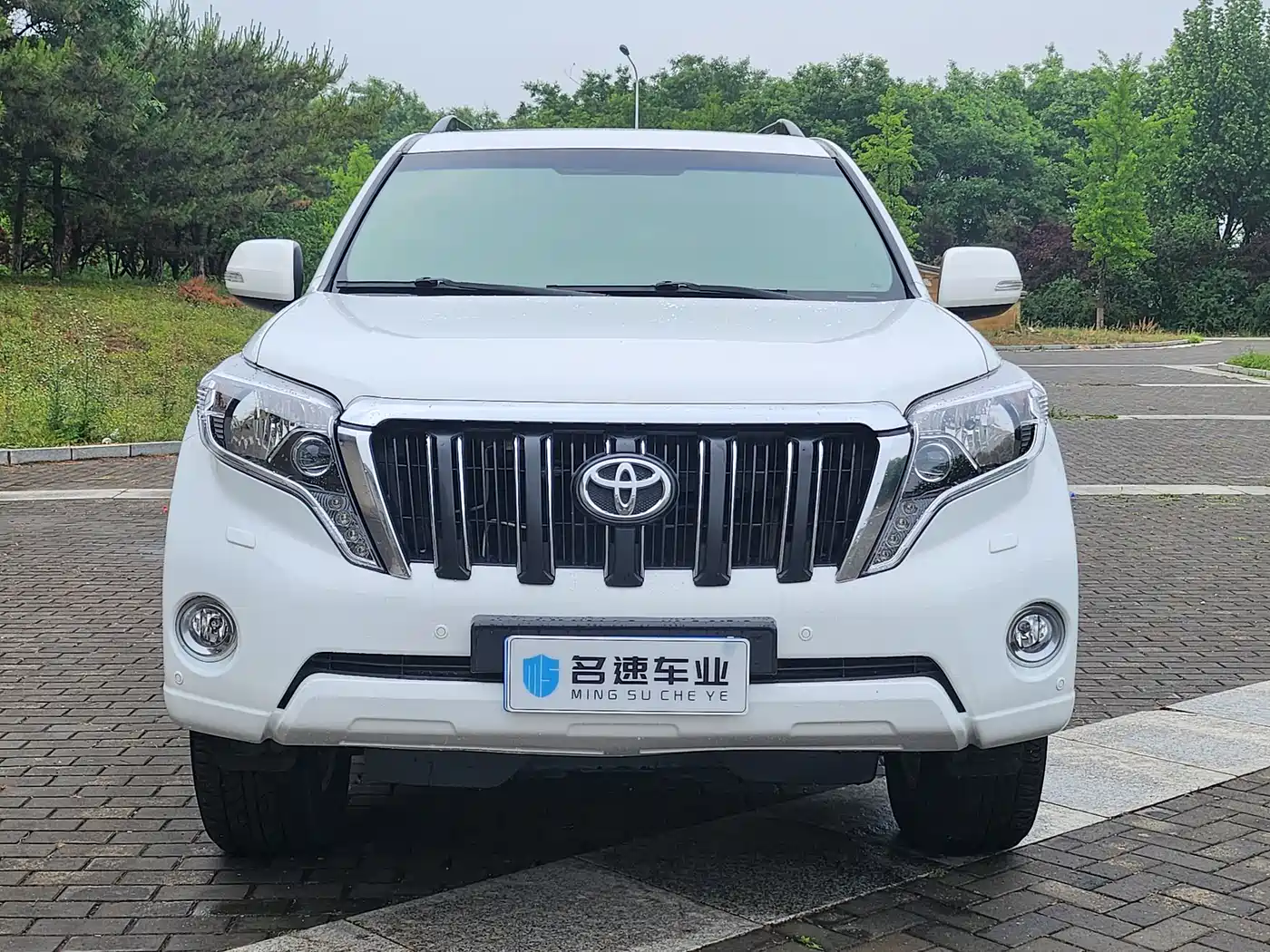 Toyota Prado 2014 4.0L Automatic TX-L фото 2