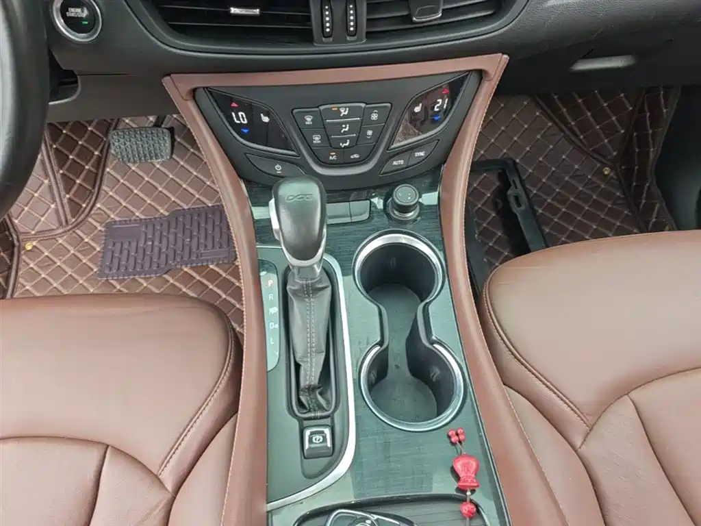 Photo 14 - Buick Envision Plus