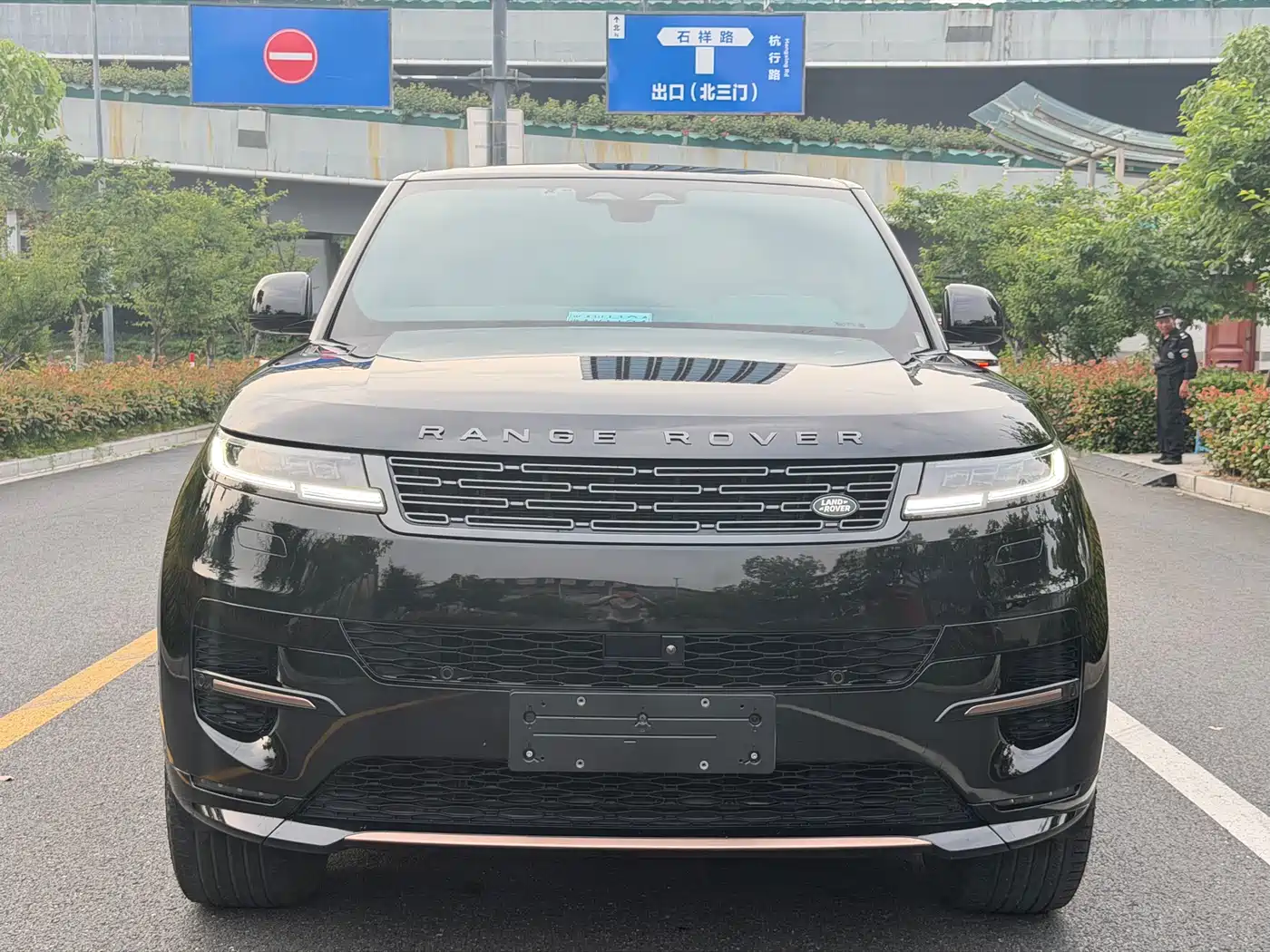 Land Rover Range Rover Sport 2023 400PS Dynamic SE фото 2