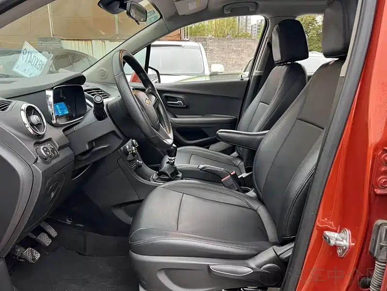 Chevrolet Trax 2016 1.4T Manual 2WD Comfort Sunroof Edition фото 4
