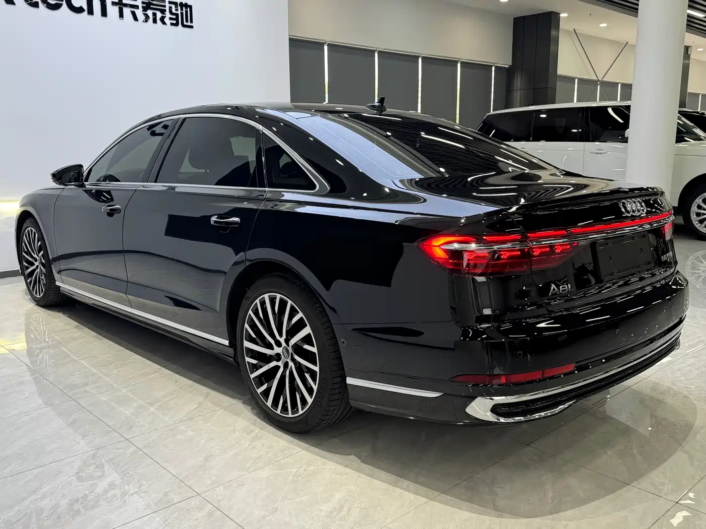 Audi A8 2023 A8L 55 TFSI quattro Flagship фото 5