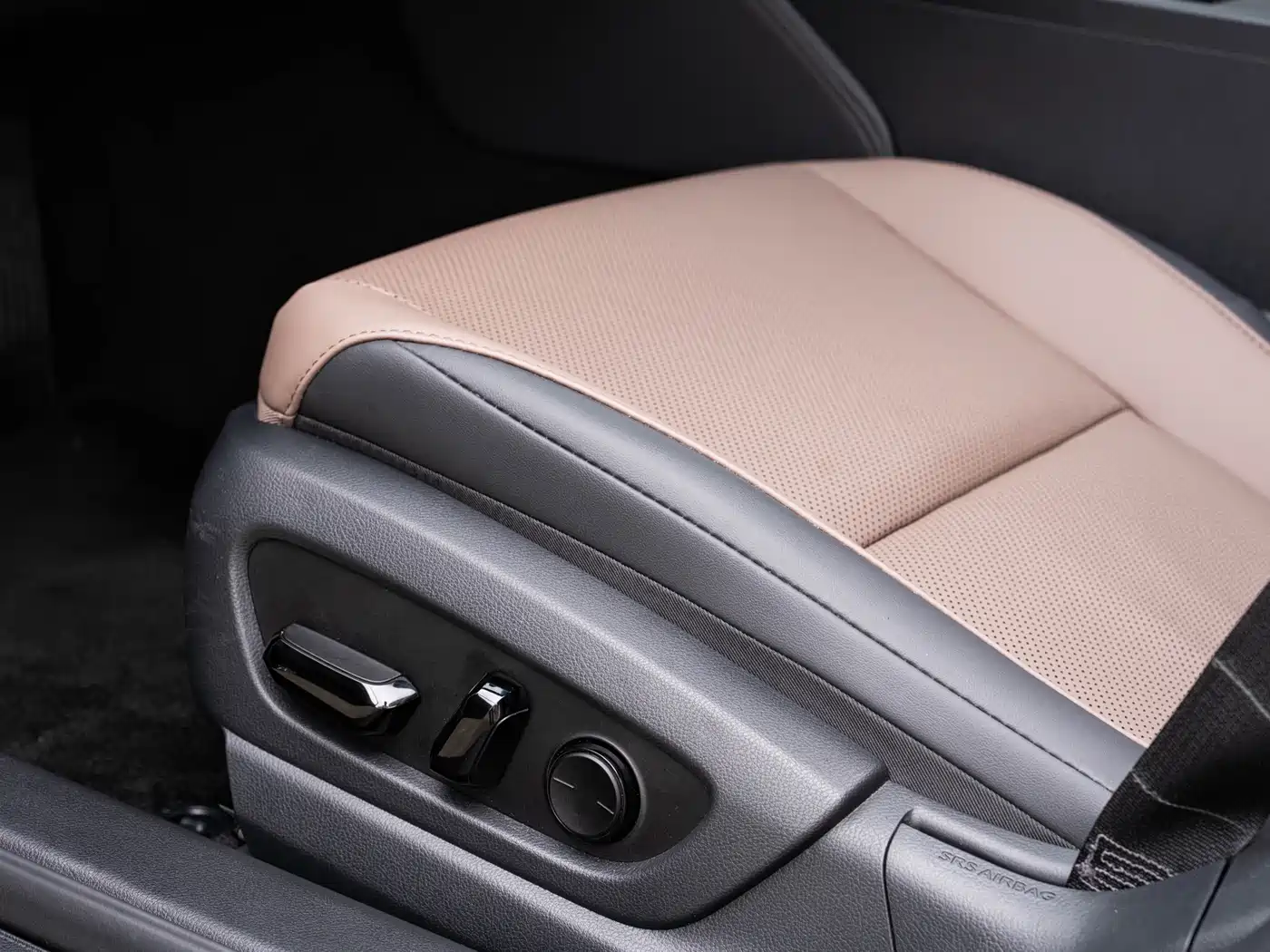 Lexus ES 2022 300h Excellence Edition фото 20