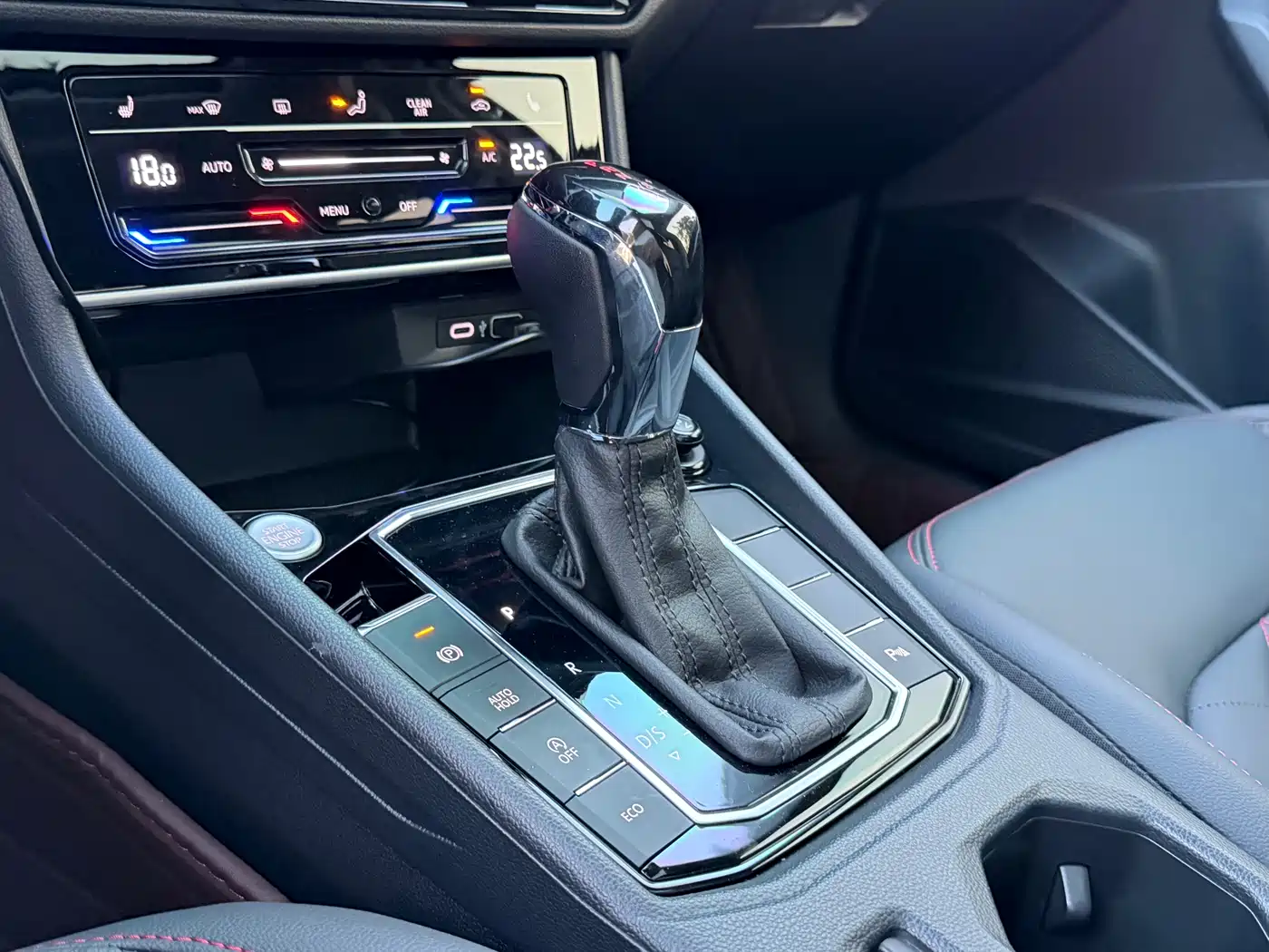 Volkswagen Lavida 2024 Model 300TSI DSG Starlight Leading Edition фото 10
