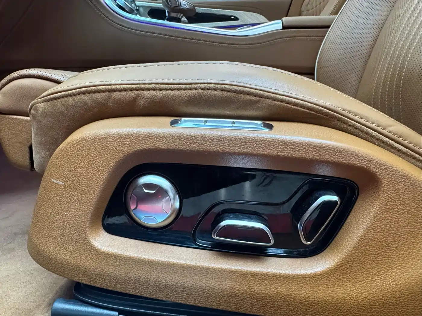 Hongqi H9 2020 2.0T Smart Connection Qi Chang Edition фото 21
