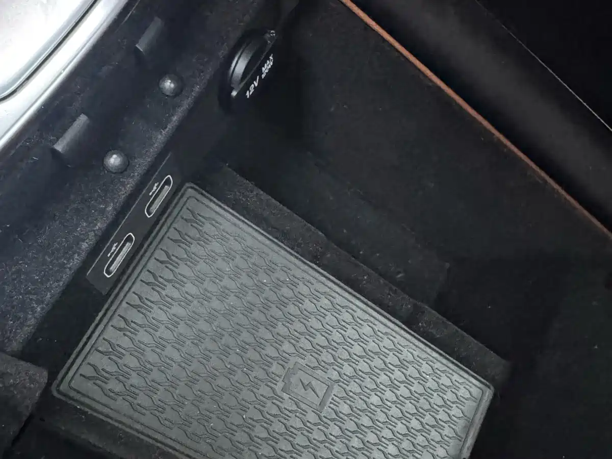 Hongqi H9 2020 2.0T Smart Connection Qi Chang Edition фото 26
