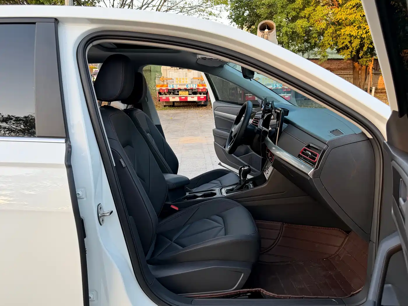 Volkswagen Lavida 2024 Model 300TSI DSG Starlight Leading Edition фото 12