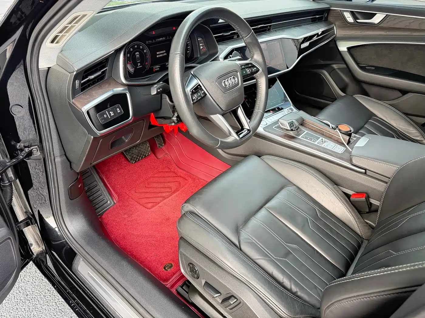 Фото 4 - Audi A6L