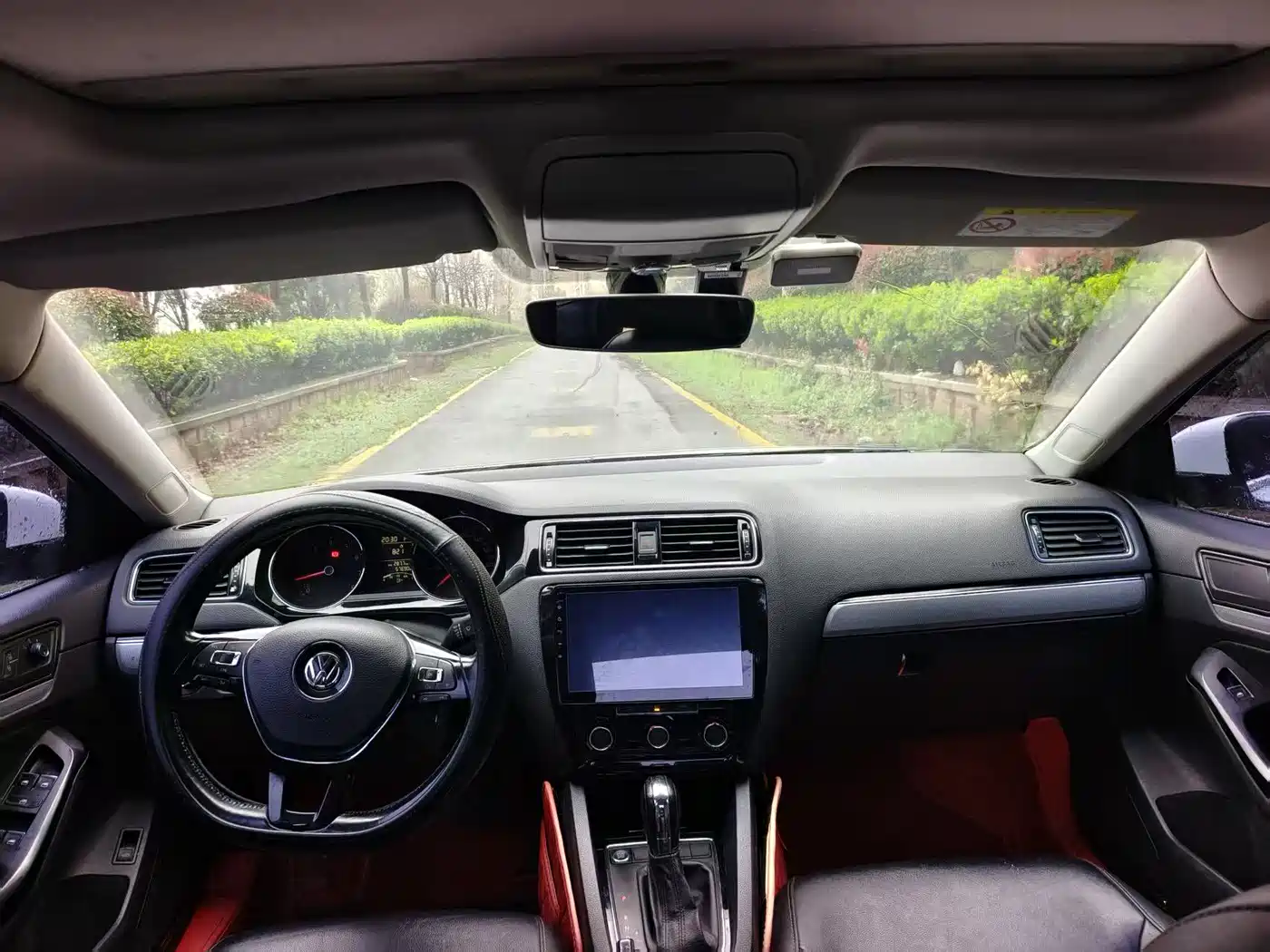 Volkswagen Sagitar 2018 1.6L Automatic Comfort фото 7