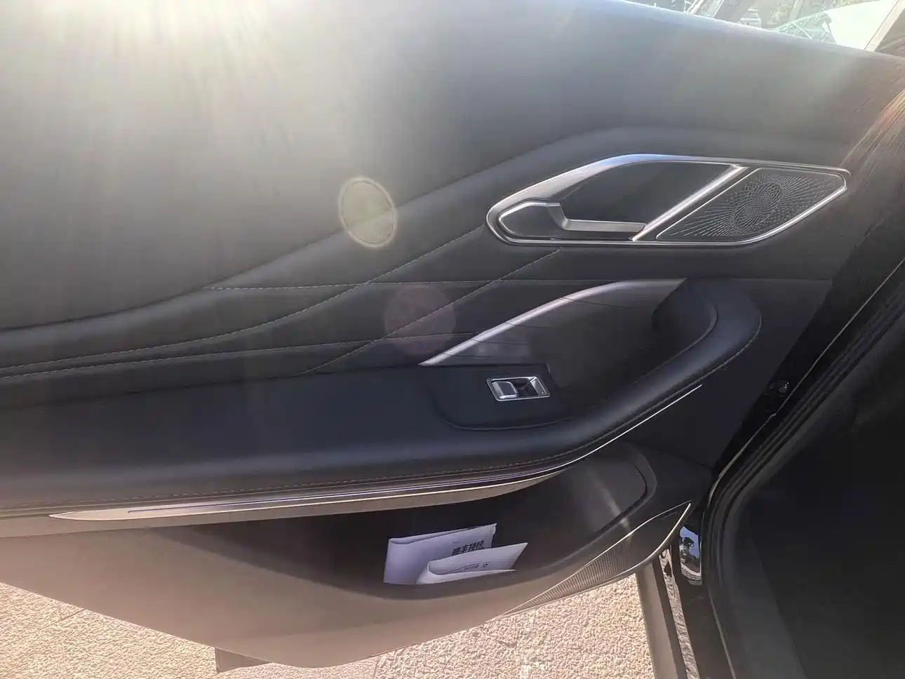 Hongqi HS7 PHEV 2025 2.0T PHEV 4WD 6-Seater Commemorative Edition фото 12