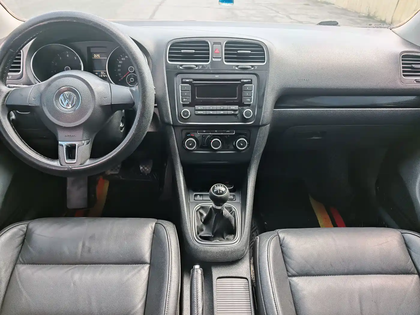 Фото 5 - Volkswagen Golf