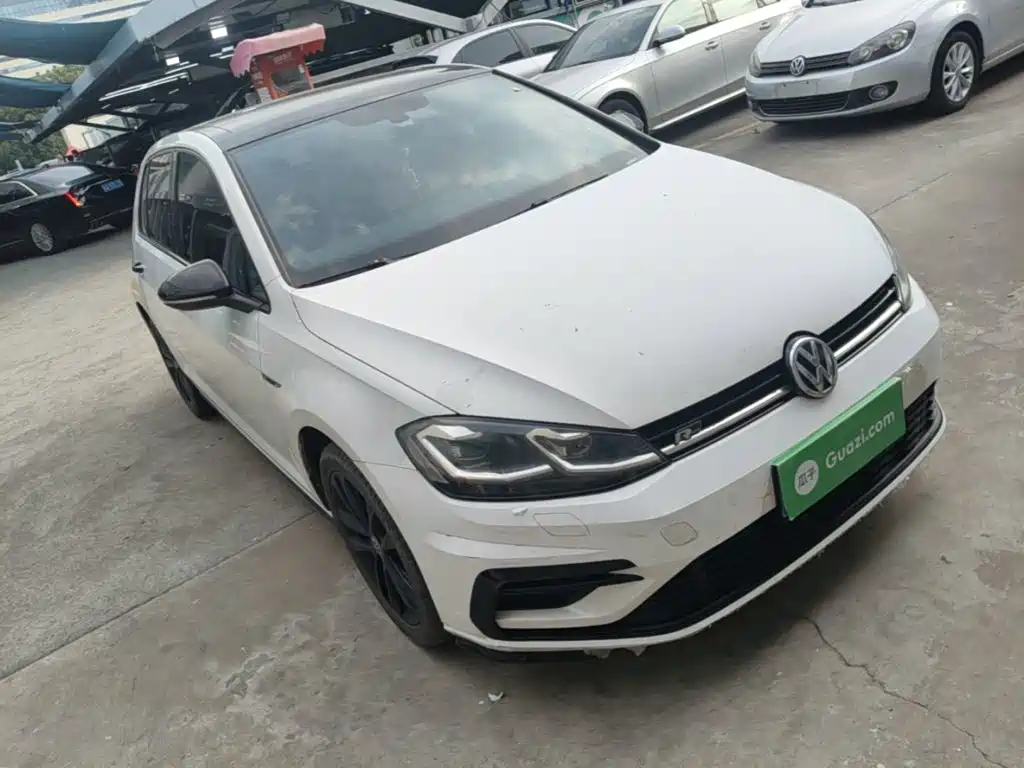 Photo 4 - Volkswagen Golf